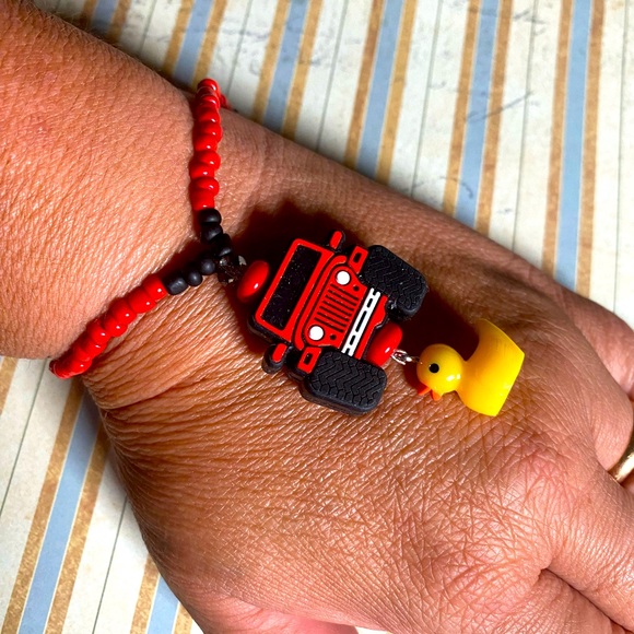 Silicone 4x4 Jeep Duck Rearview Mirror Charm-Keychain-Bag Charm-Beaded Bracelet - Picture 3 of 7